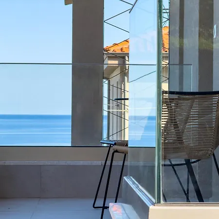 Quintessina Luxury