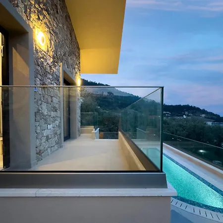 Quintessina Luxury Aparthotel 3*